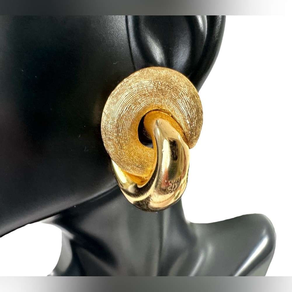 ✨DIOR Vtg 80s Pierced Chunky Knot Earrings w COA - Picture 3 of 16